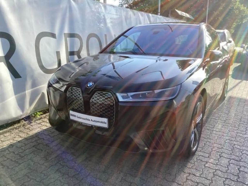 BMW iX