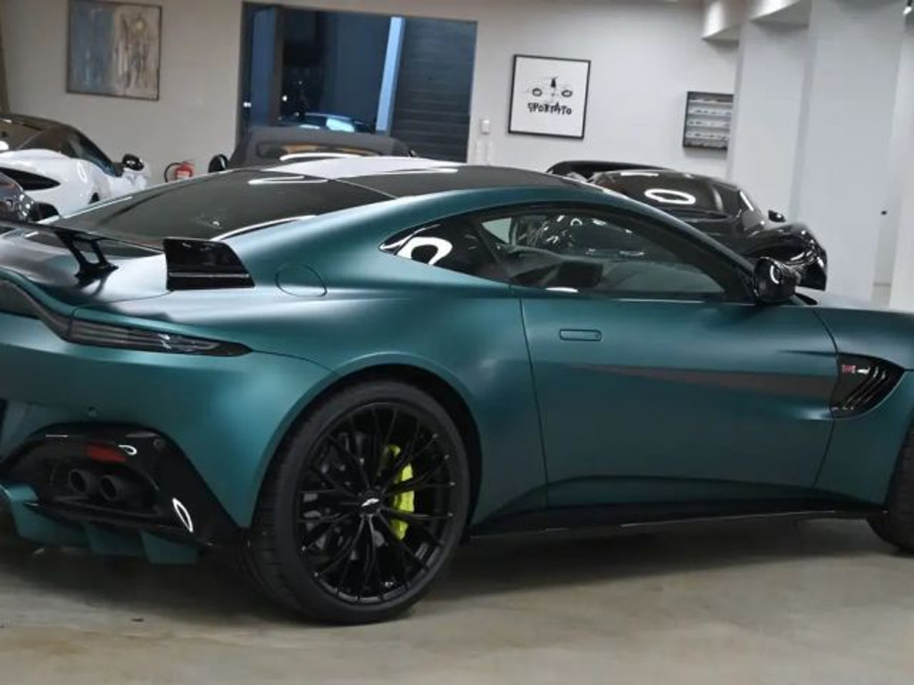 Aston Martin Vantage