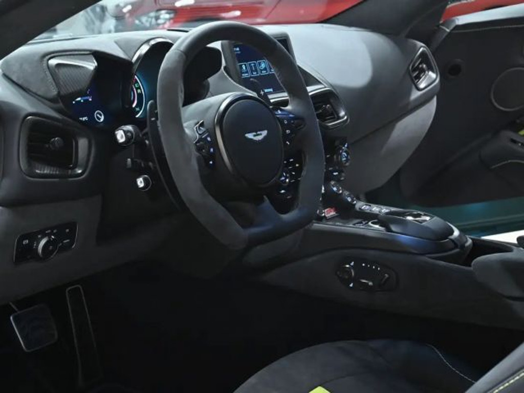 Aston Martin Vantage