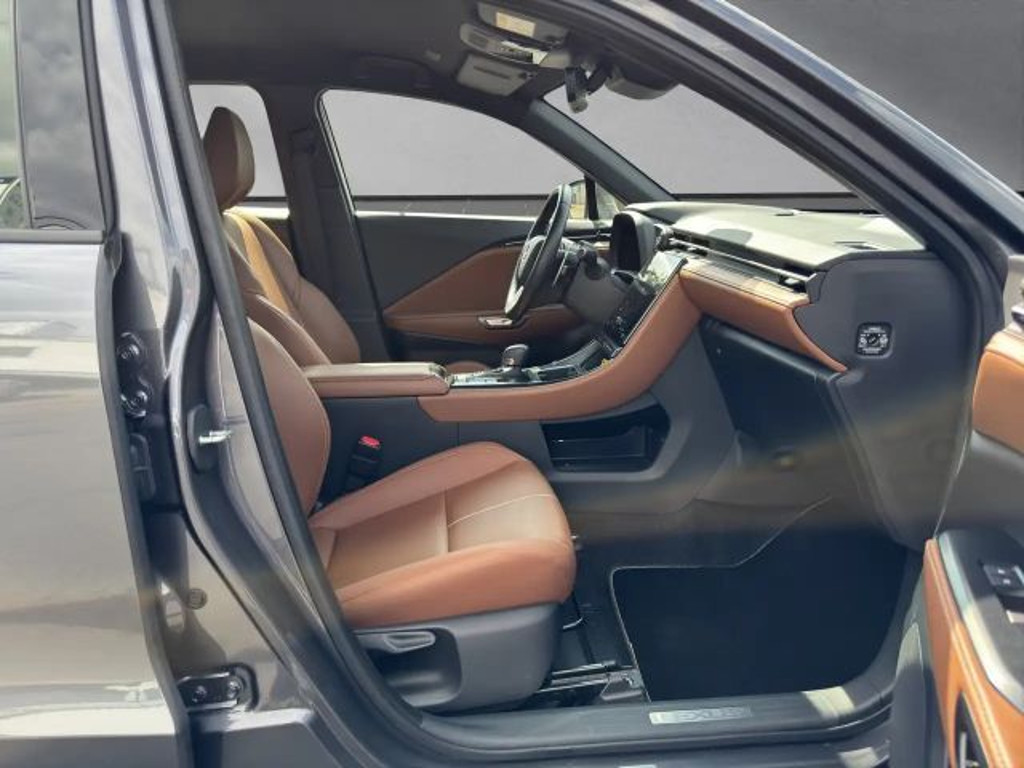 Lexus LBX