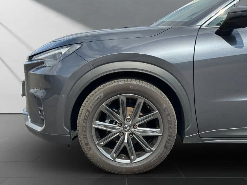 Lexus LBX