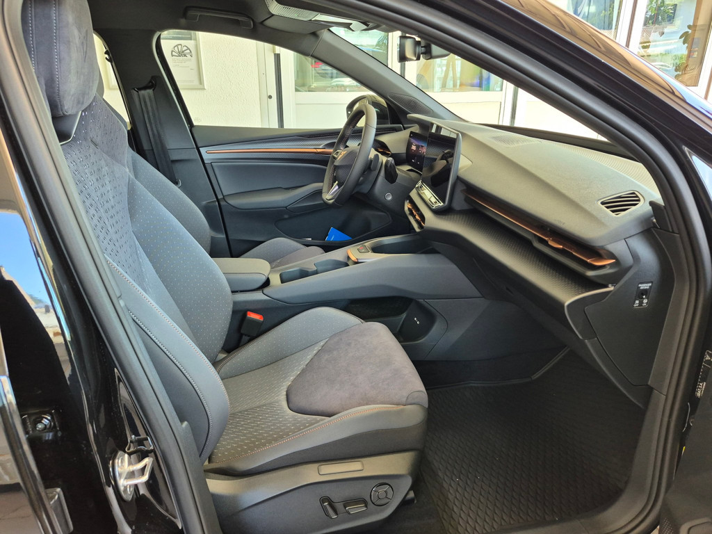 Cupra Raval