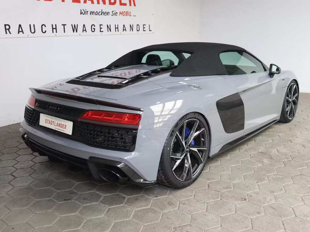 Audi R8