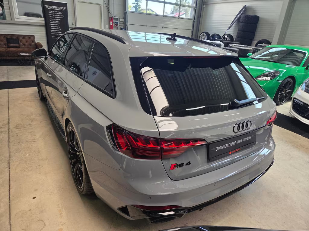 Audi RS4