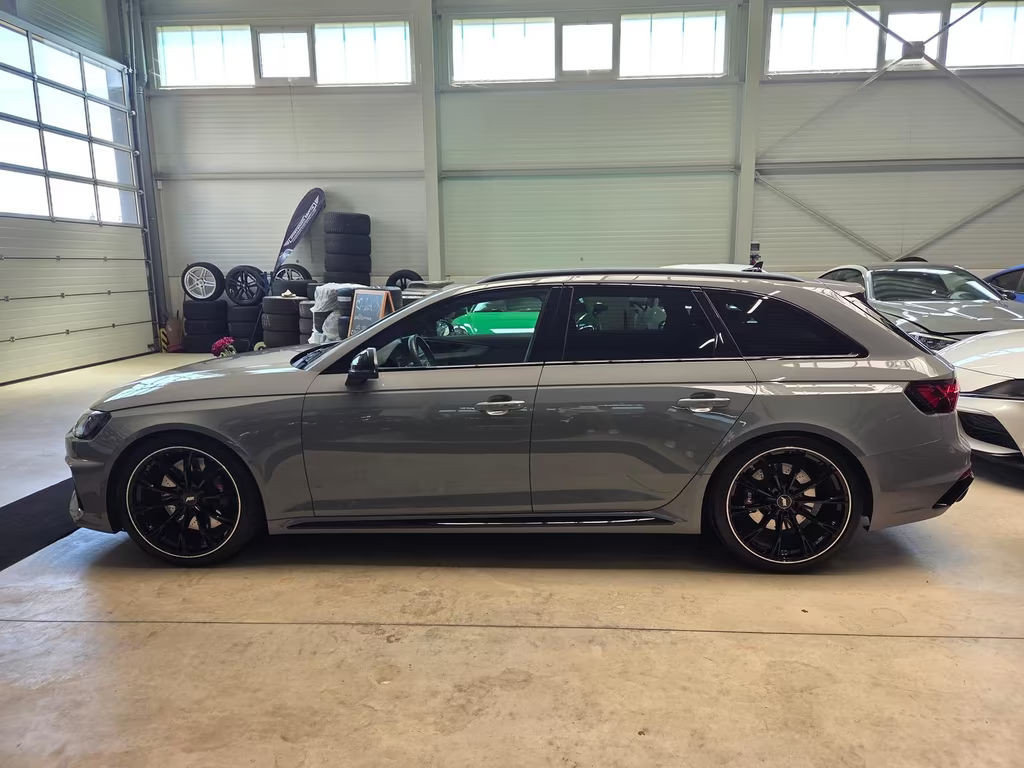 Audi RS4