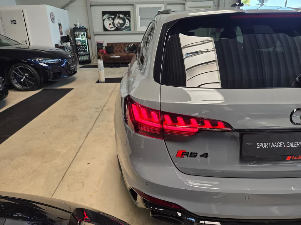 Audi RS4