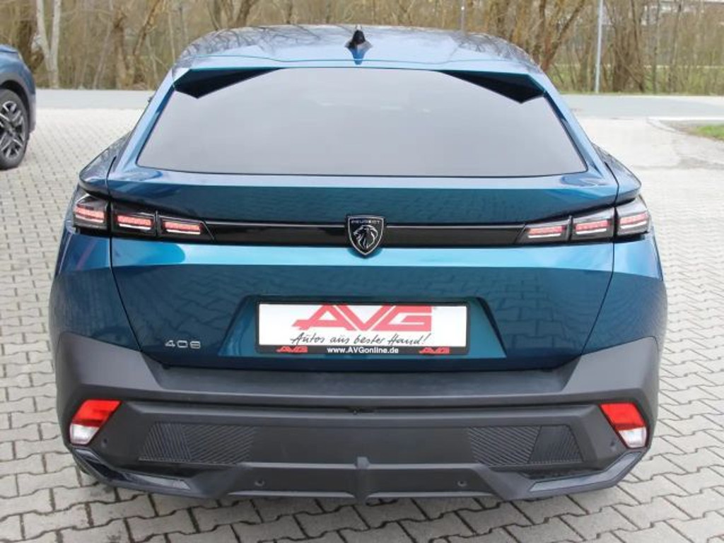 Peugeot 408