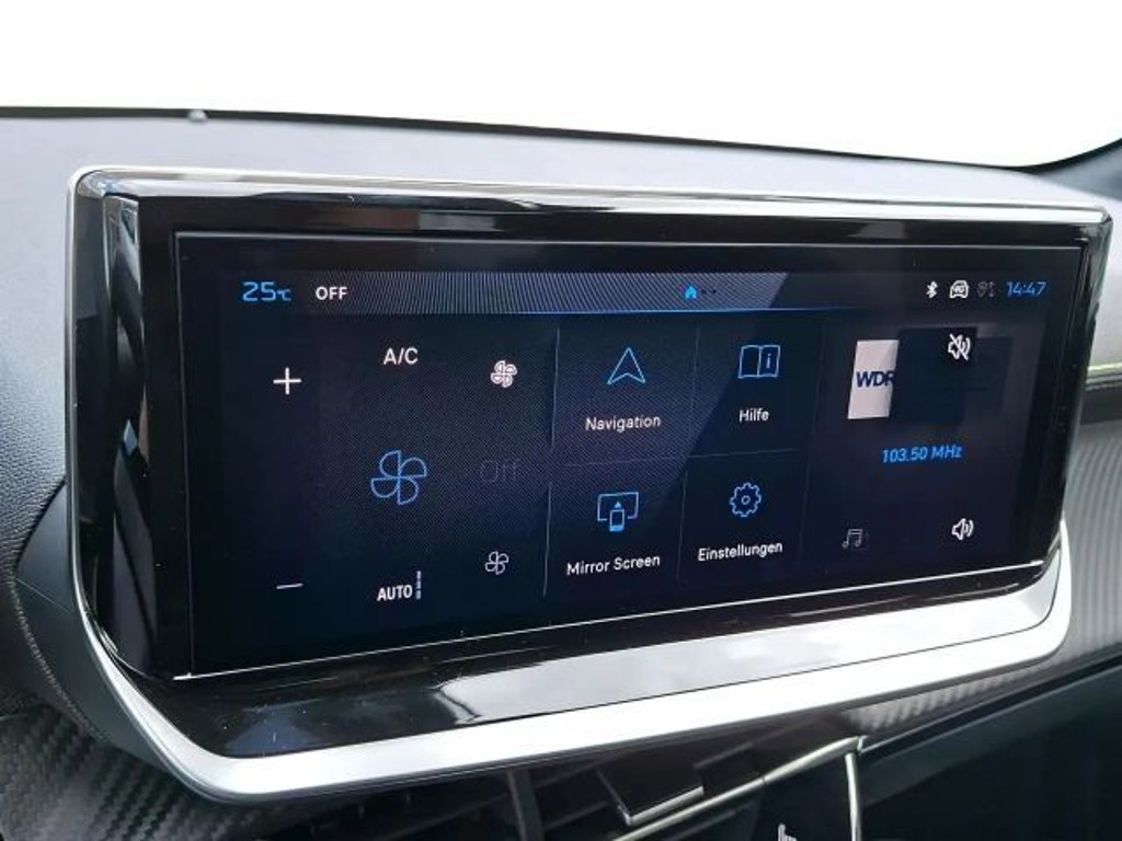 Peugeot e-208