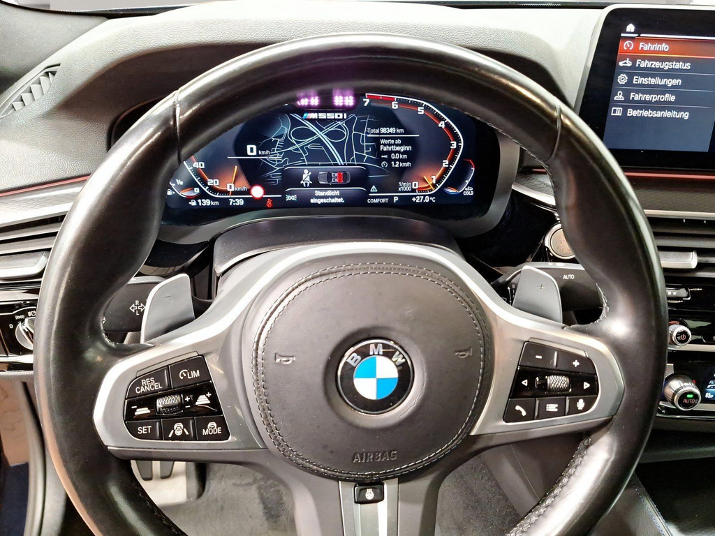 BMW M550
