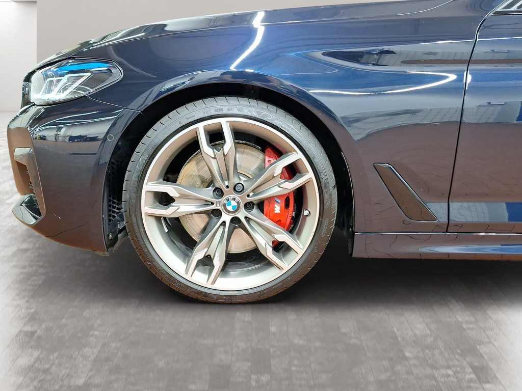 BMW M550