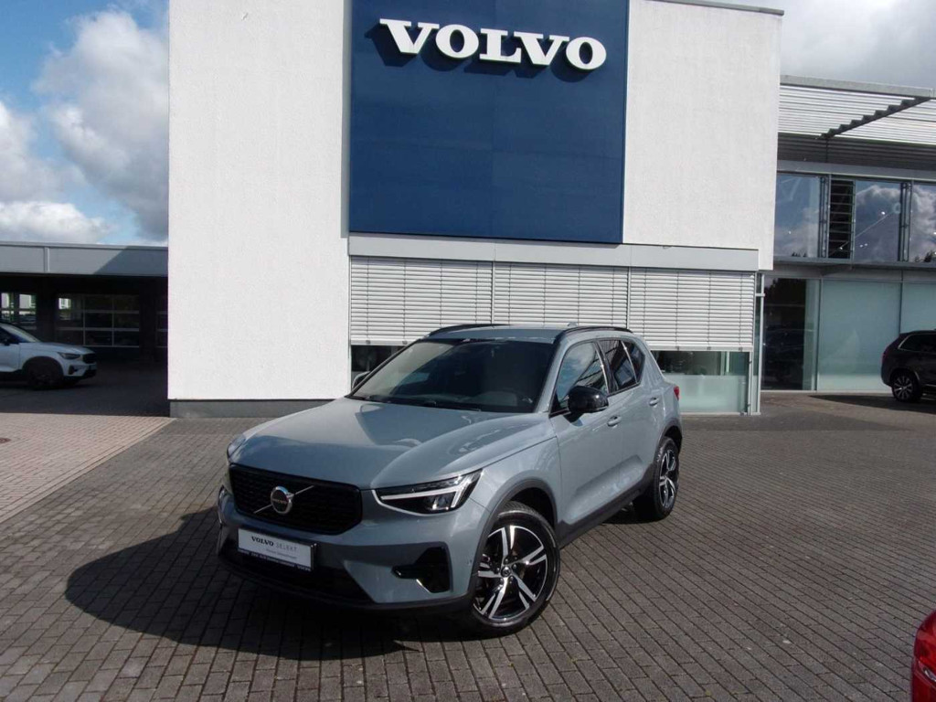 Volvo XC40 Plus Dark