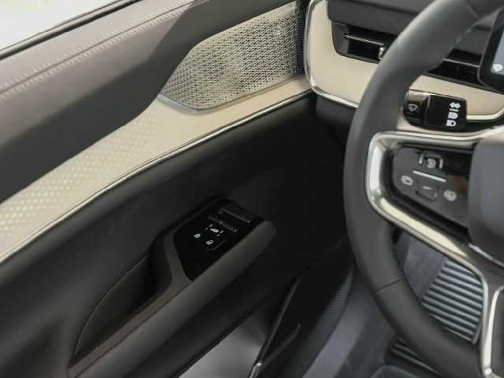 Volvo EX90