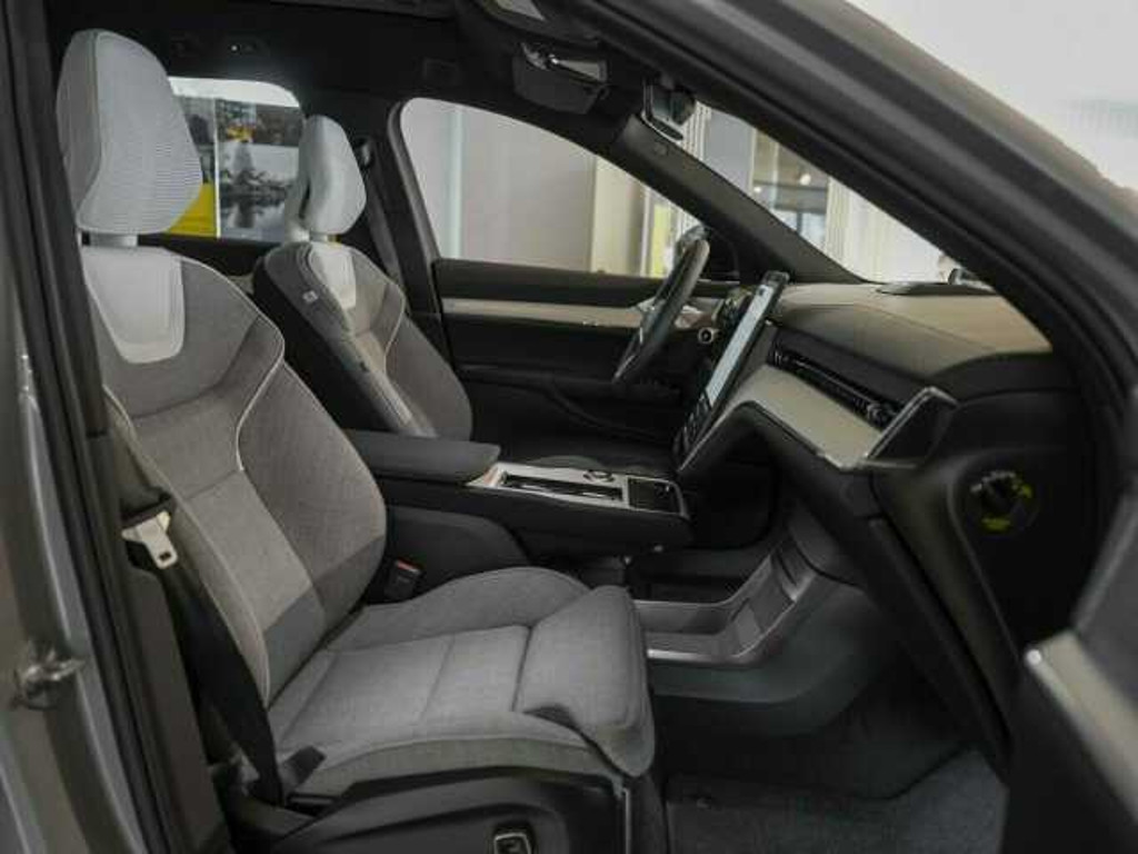 Volvo EX90