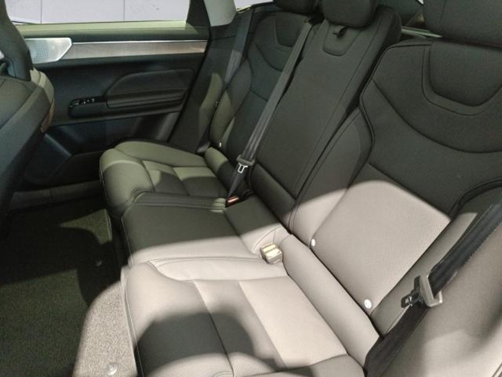 Volvo ES90