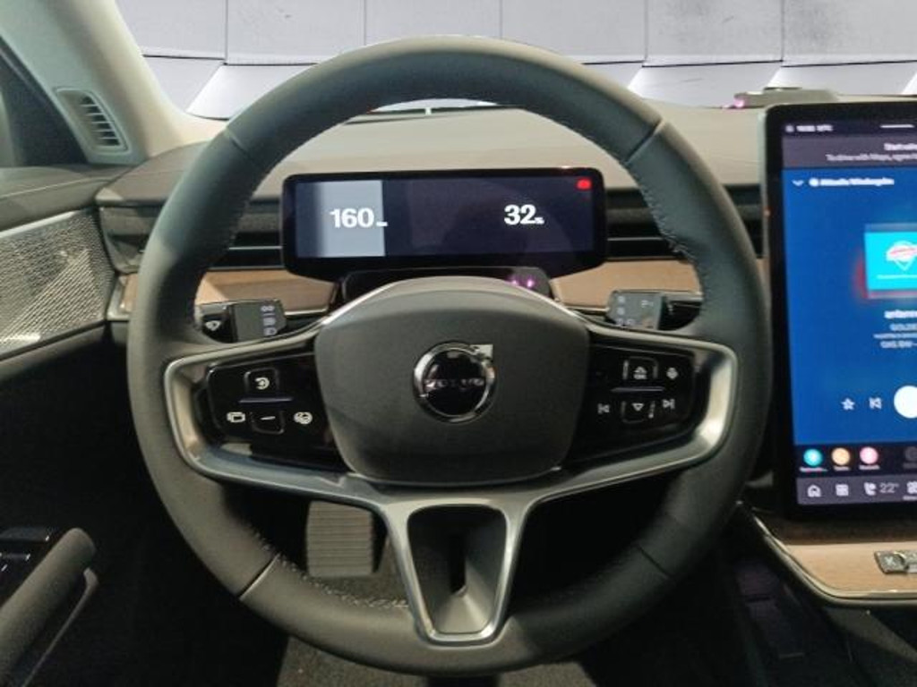 Volvo ES90