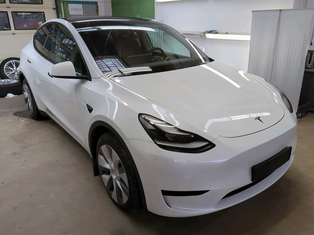 Tesla Model Y RWD