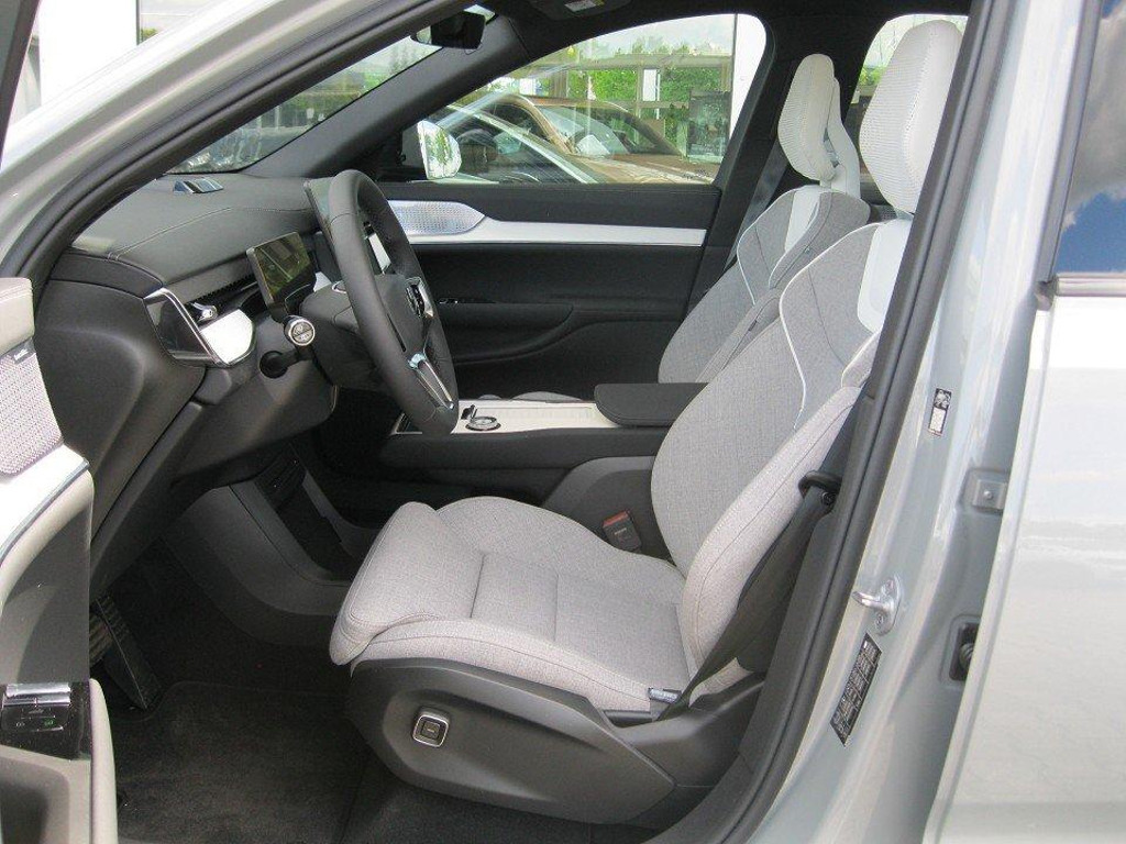 Volvo EX90