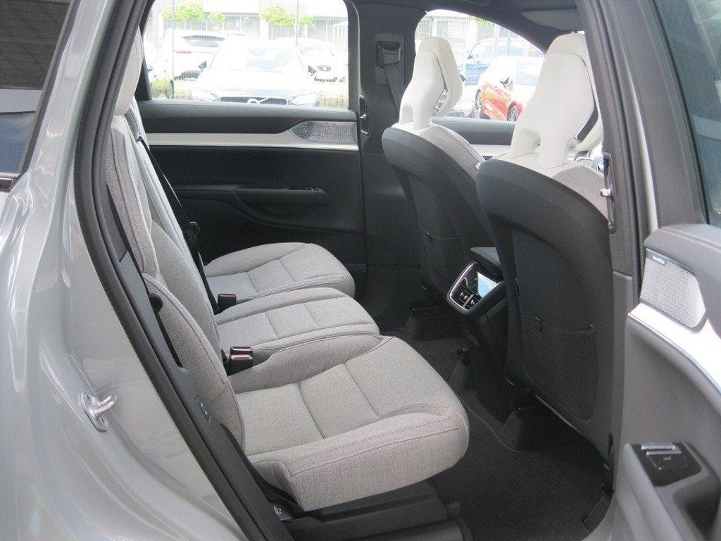 Volvo EX90