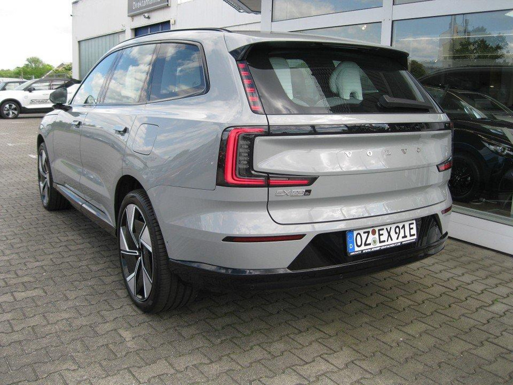 Volvo EX90