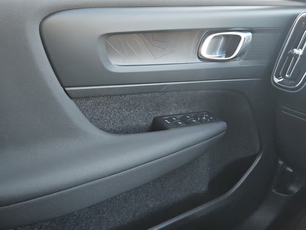 Volvo EX40