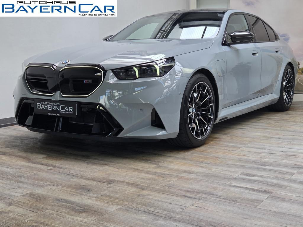 BMW M5 Sedan