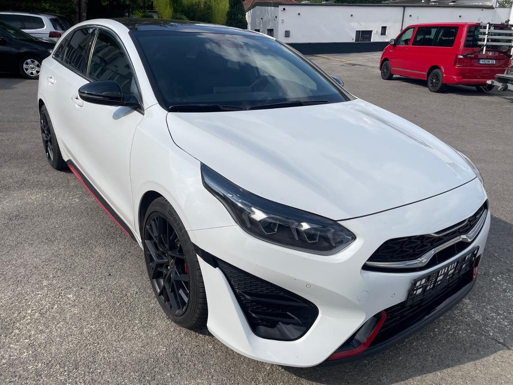 Kia ProCeed