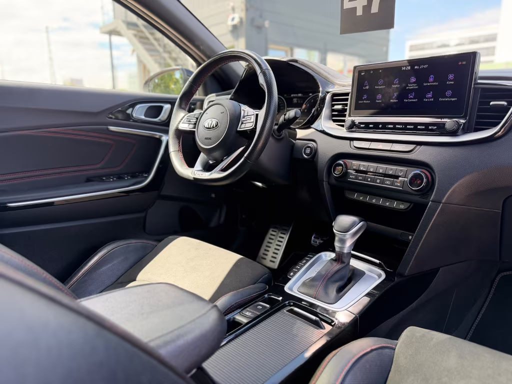 Kia ProCeed
