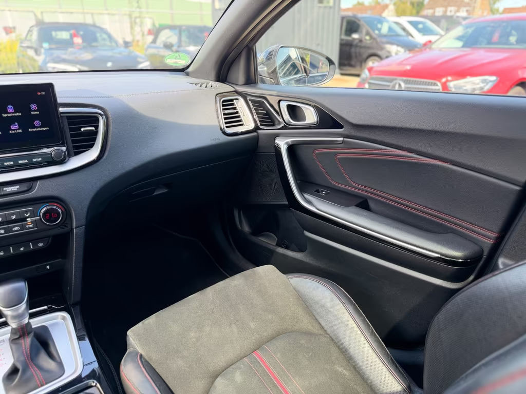 Kia ProCeed