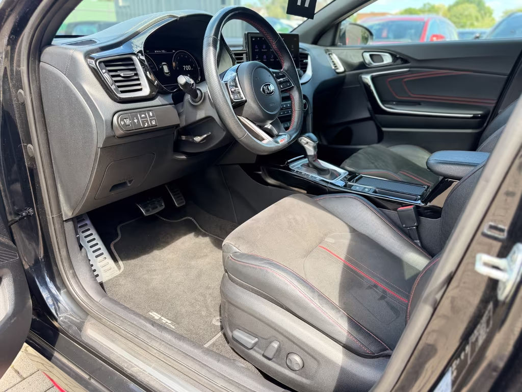 Kia ProCeed