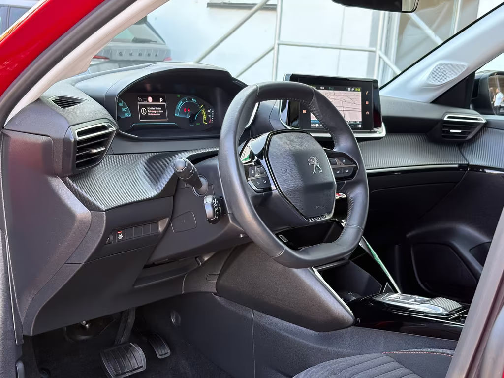 Peugeot e-208