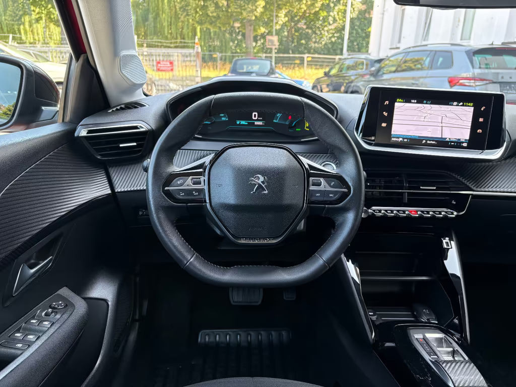 Peugeot e-208