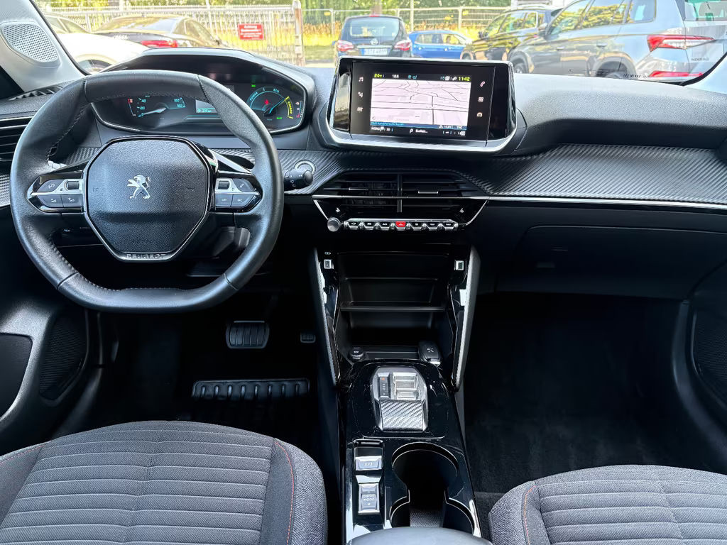 Peugeot e-208