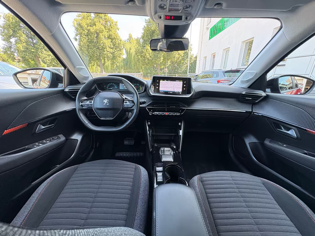 Peugeot e-208
