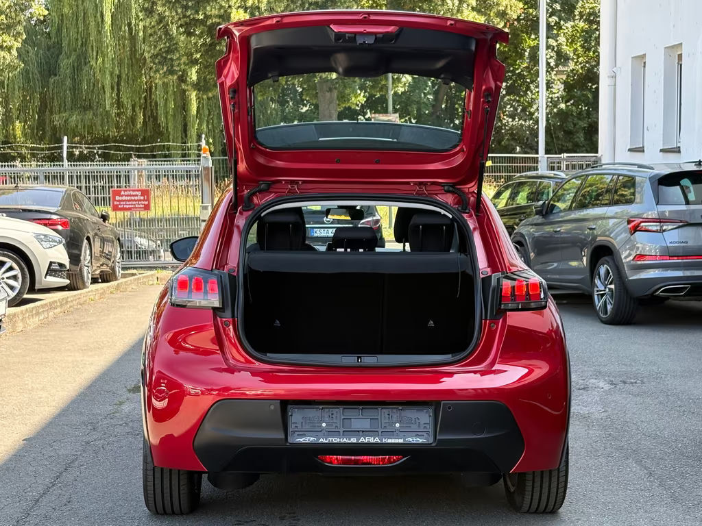 Peugeot e-208