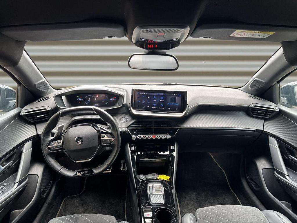 Peugeot e-208