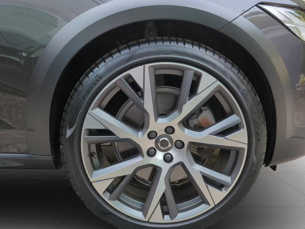 Volvo V90 Cross Country