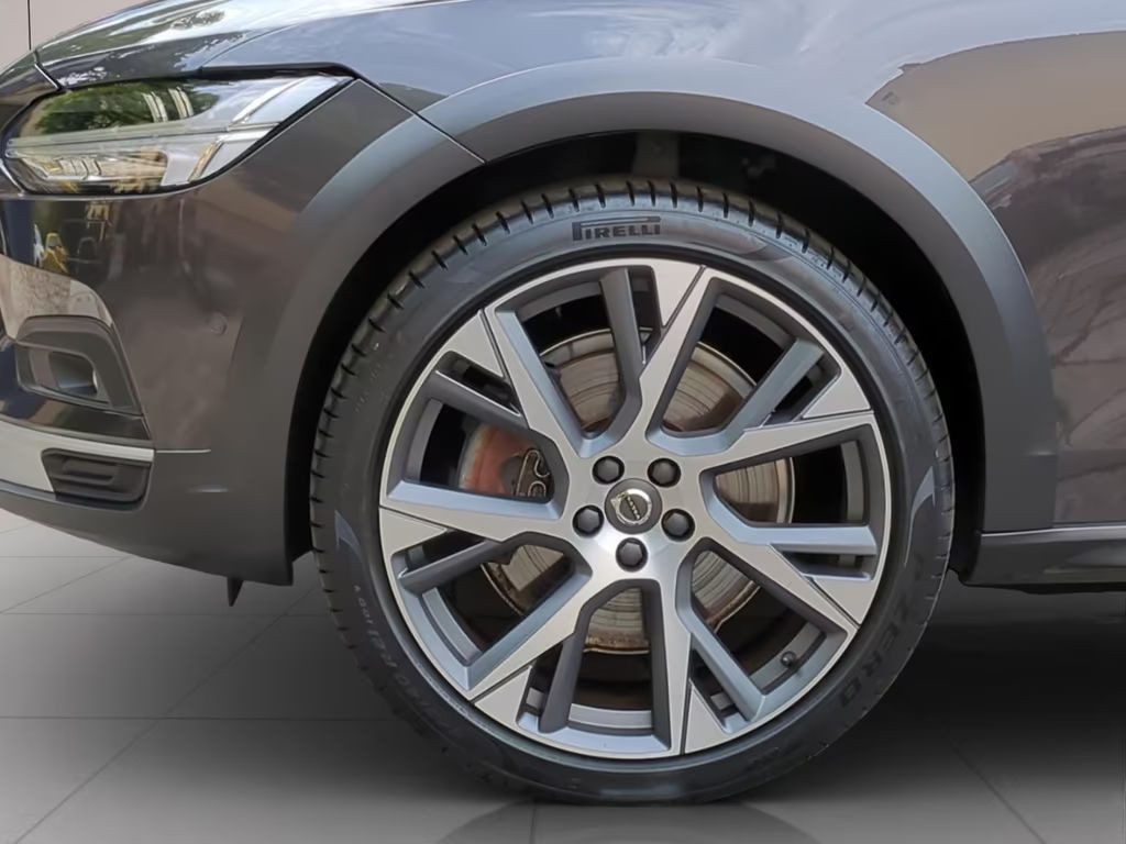 Volvo V90 Cross Country
