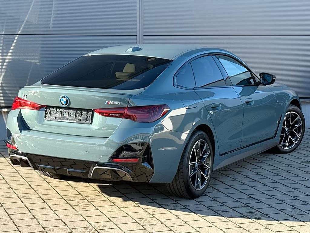 BMW i4