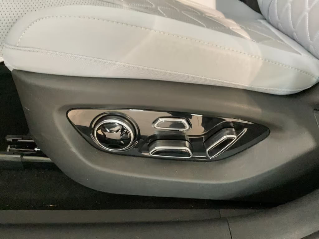 BYD Sealion 7