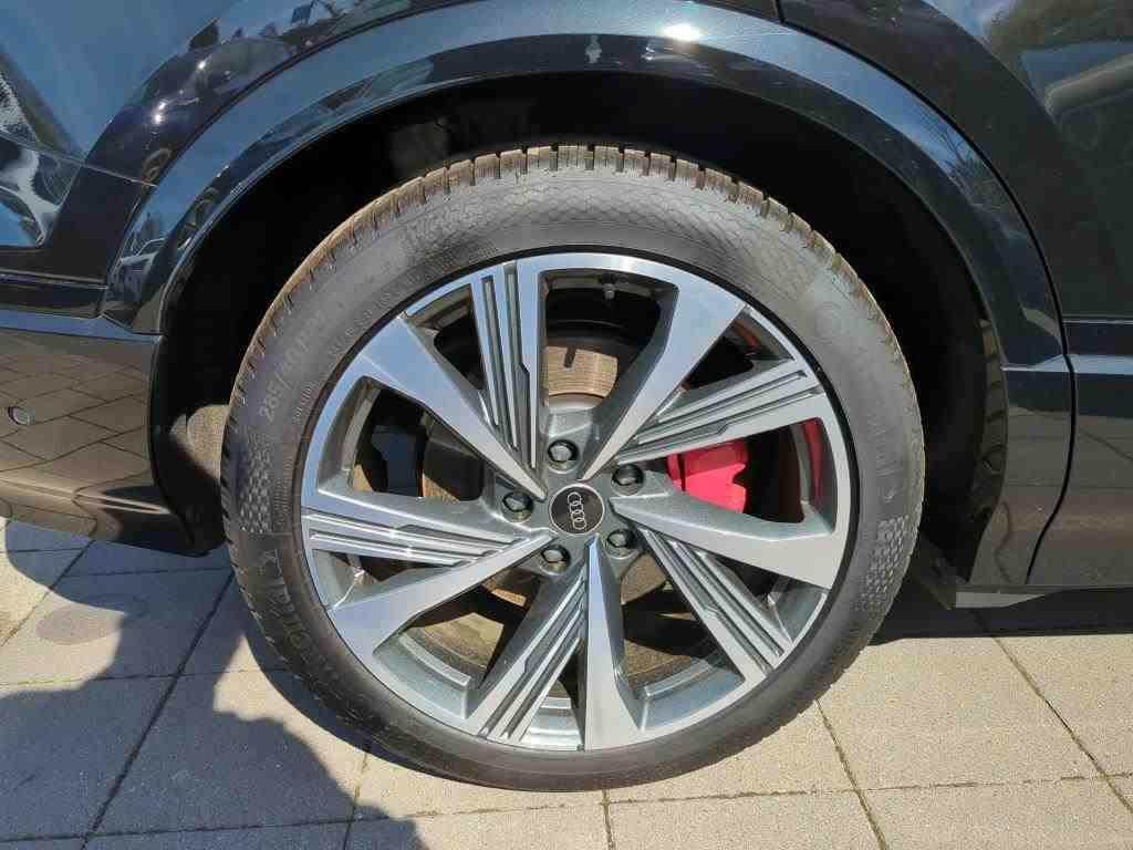 Audi SQ6 e-tron