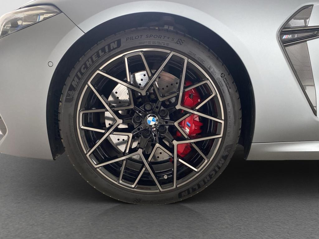 BMW M8