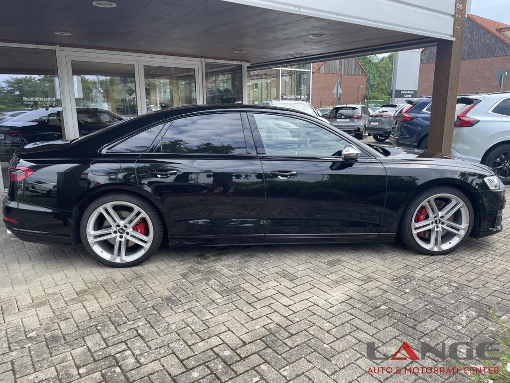 Audi S8