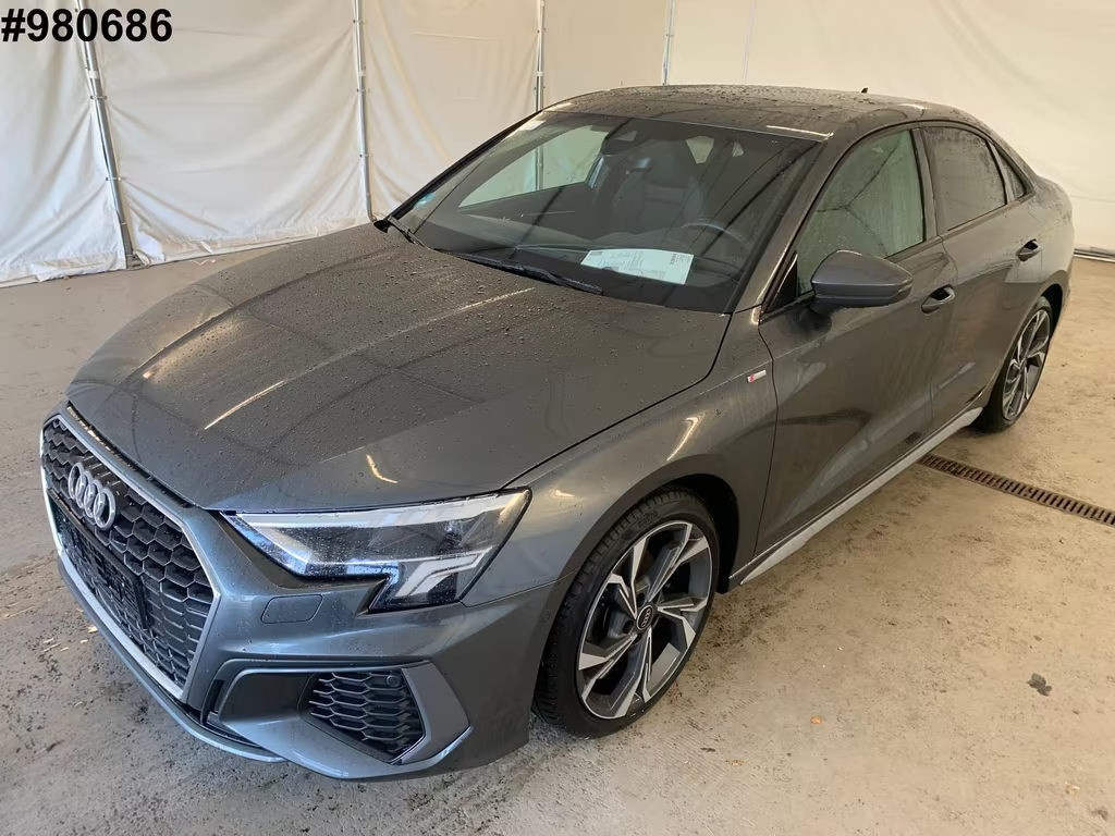 Audi A3 Sedan S-Line 35 TFSI