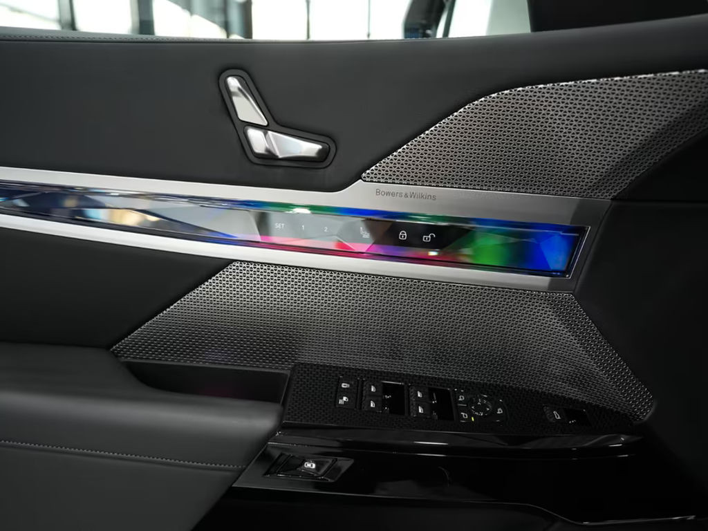 BMW i7
