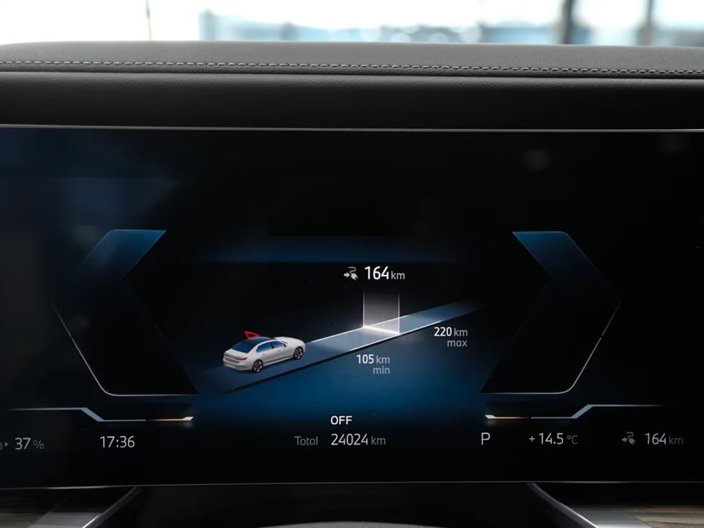 BMW i7