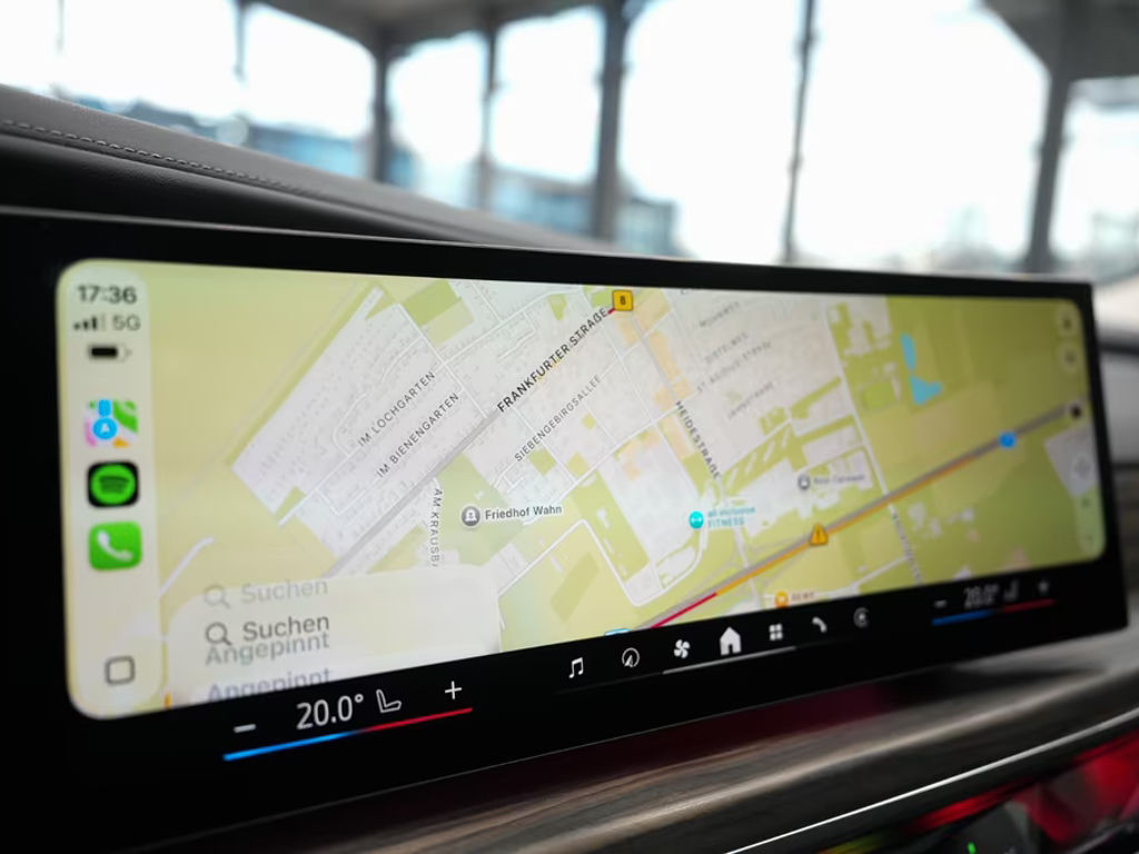 BMW i7