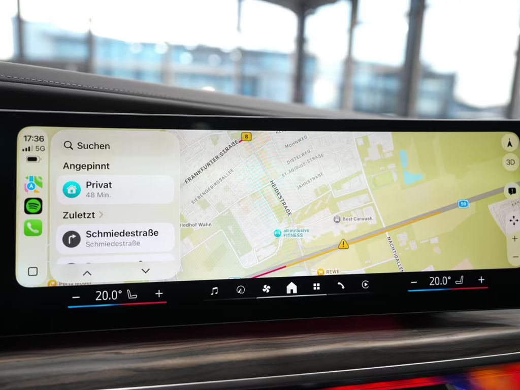 BMW i7