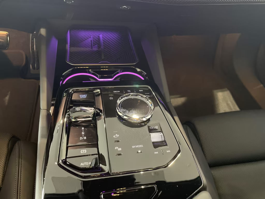 BMW i5