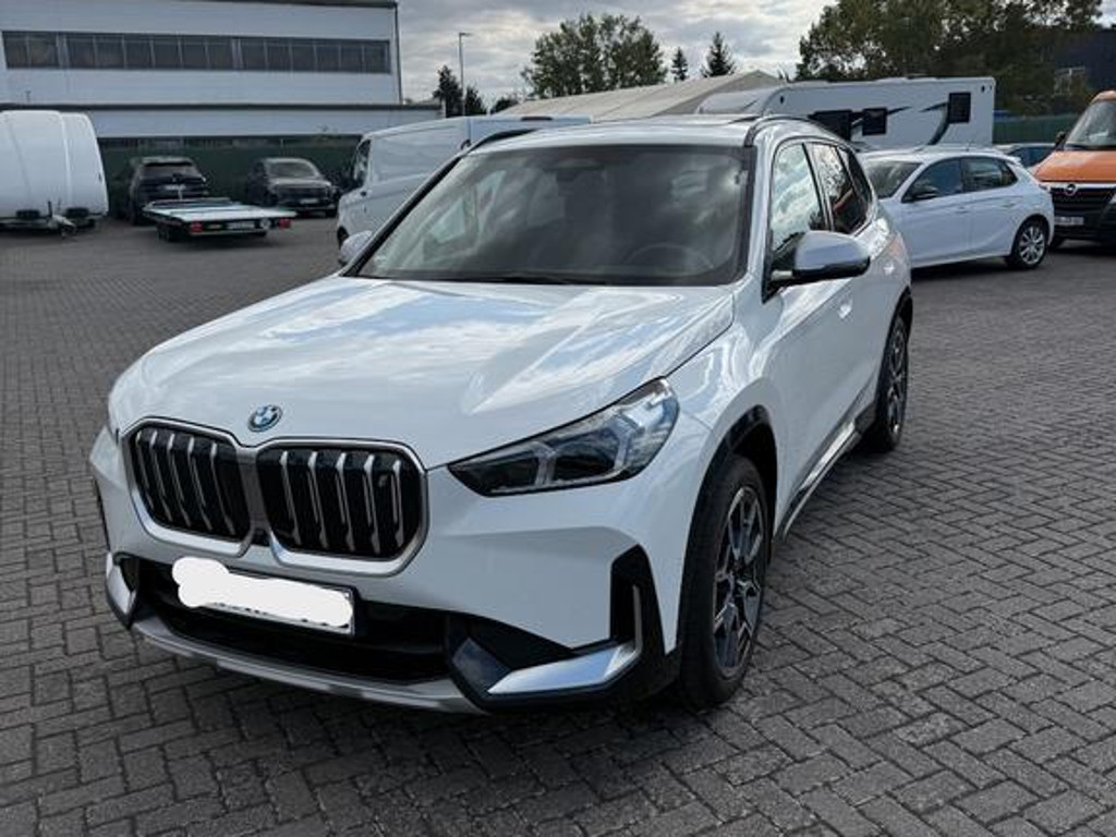 BMW iX1