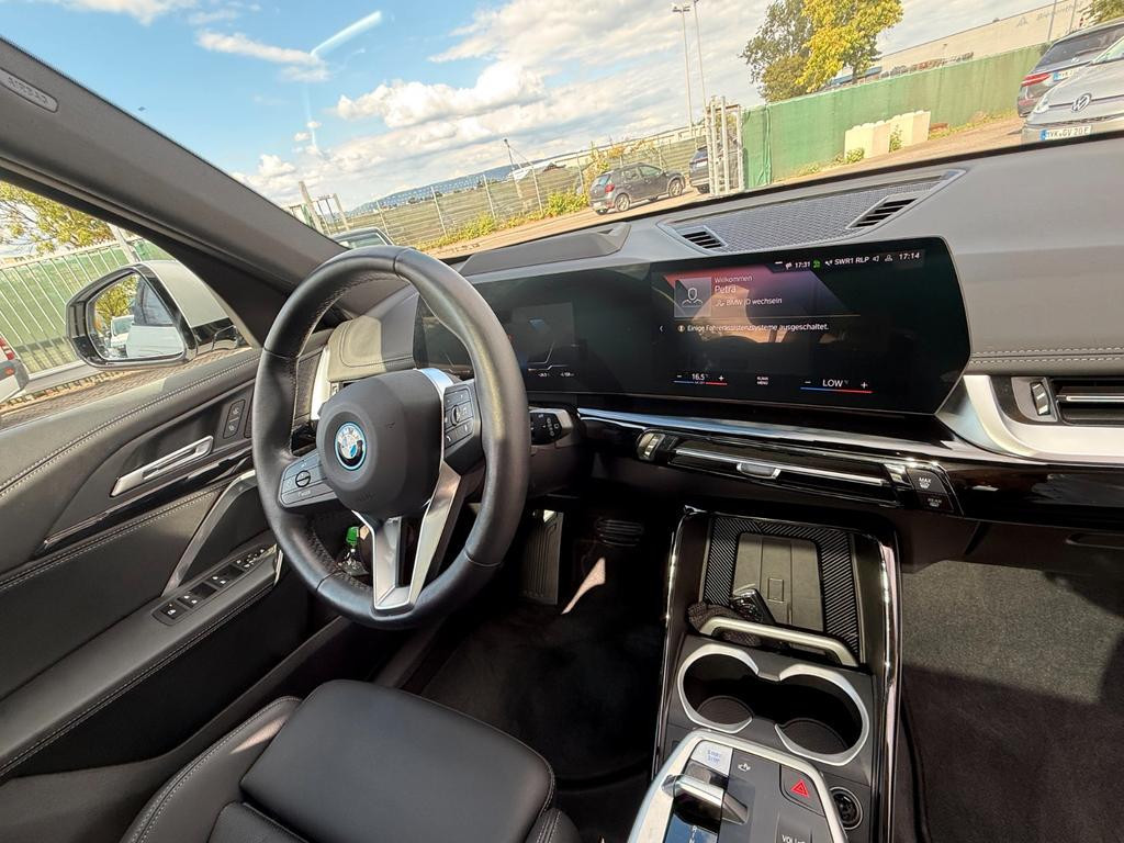 BMW iX1